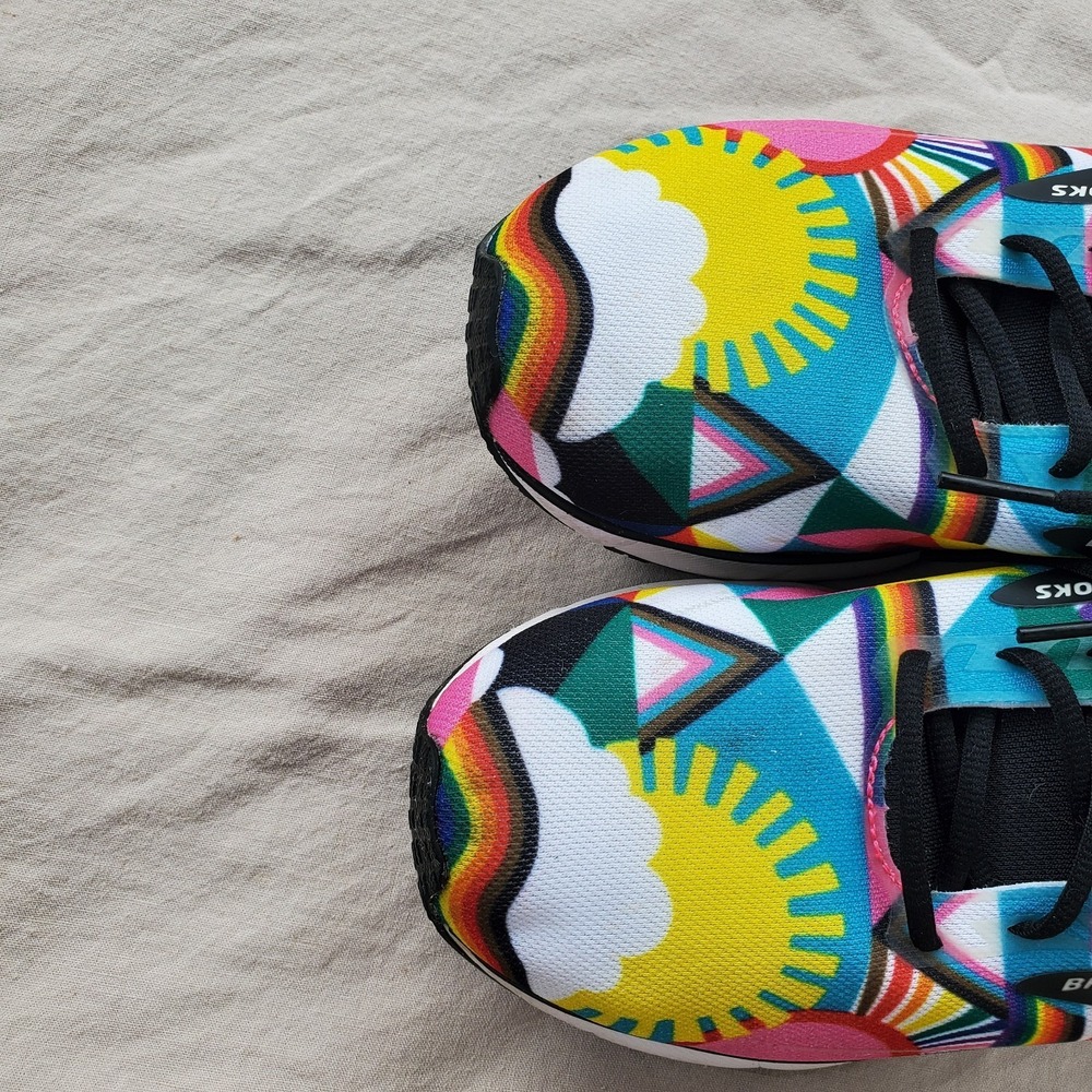 Brooks X Lisa Congdon Shoes Mens 12 Geometric Quirky Rainbow Artsy Pride LGBTQ - Picture 6 of 11